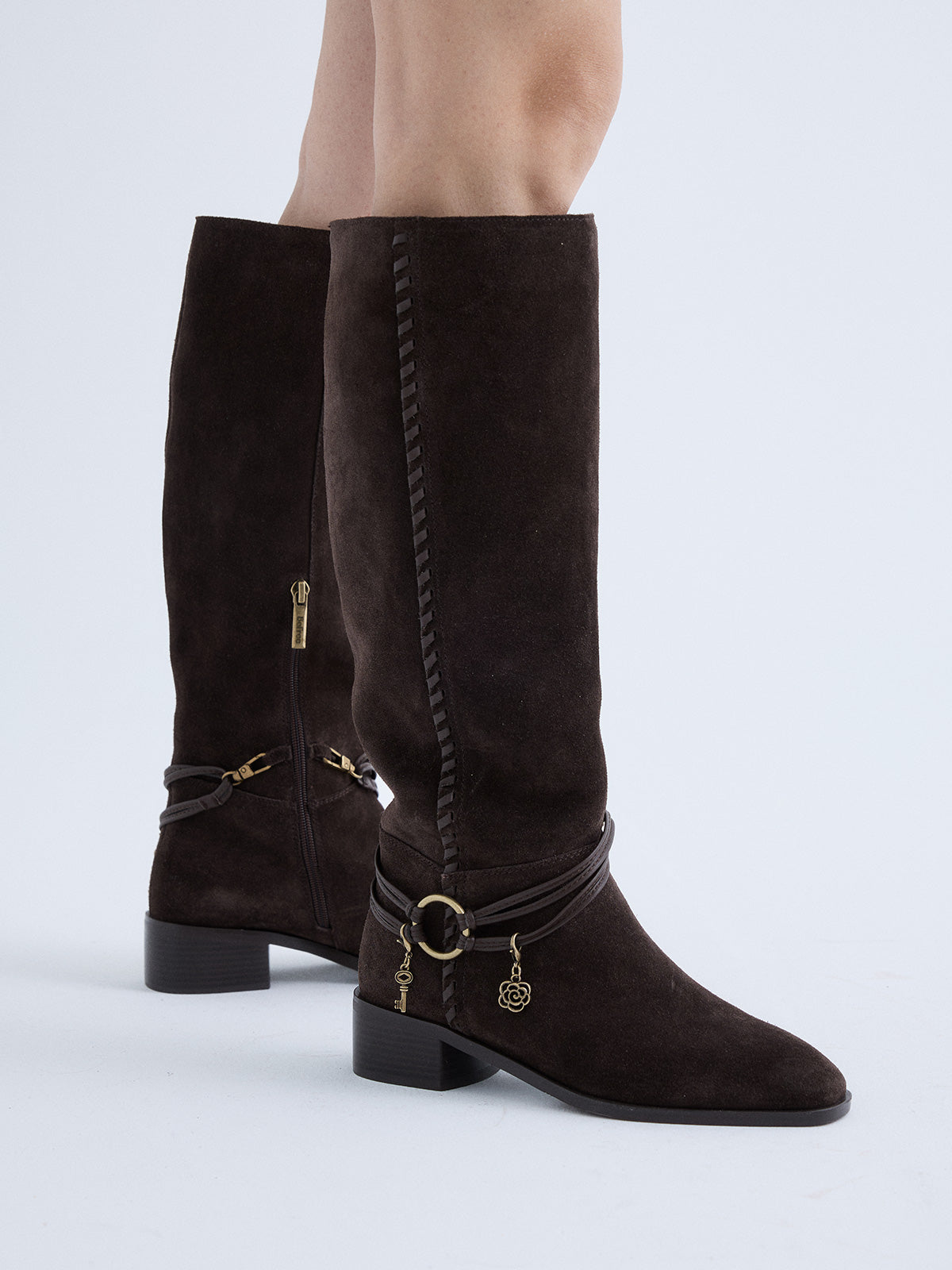 ANKA-317 SERRAJE BROWN