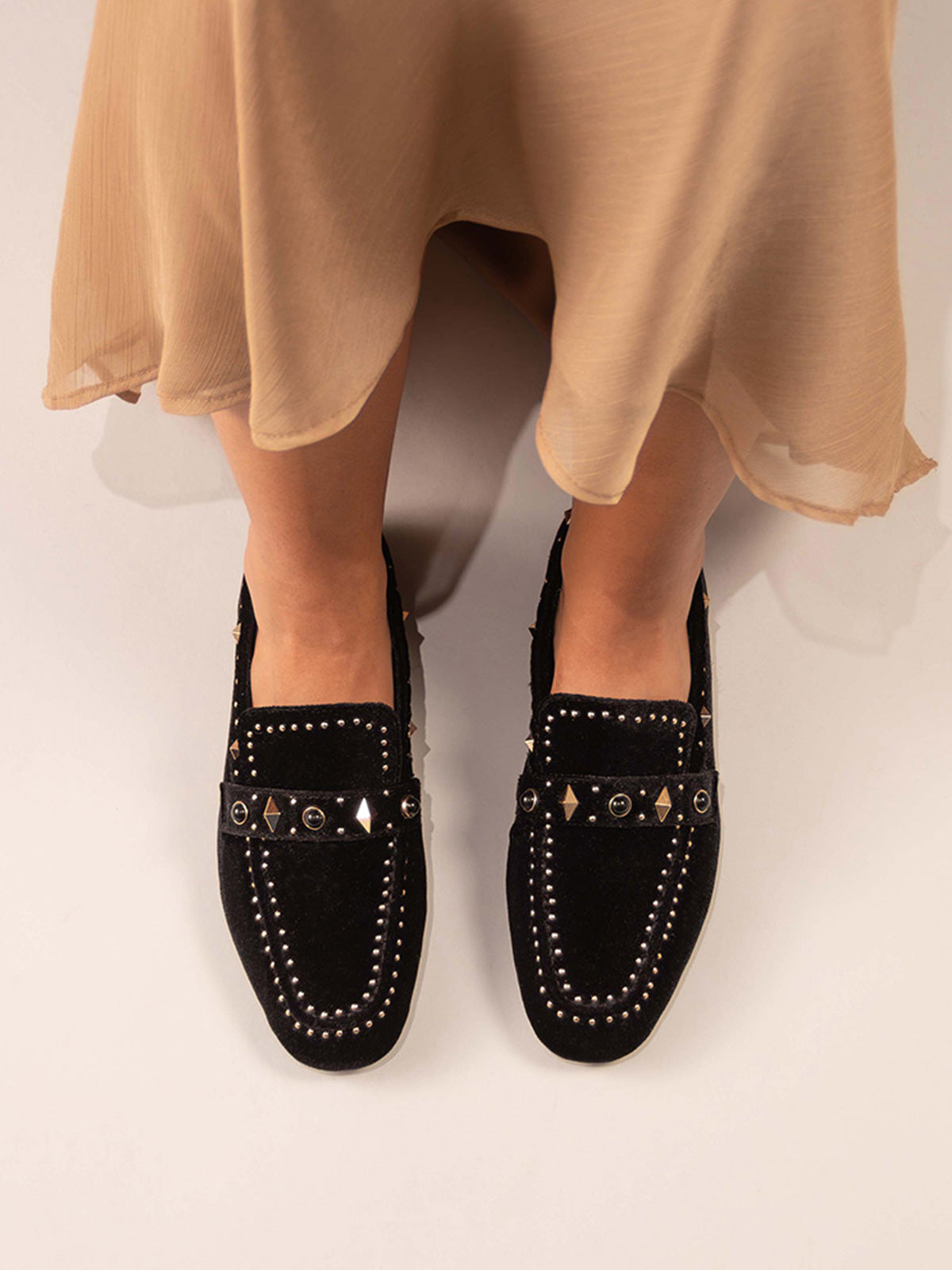 ANNE-105 VELVET BLACK