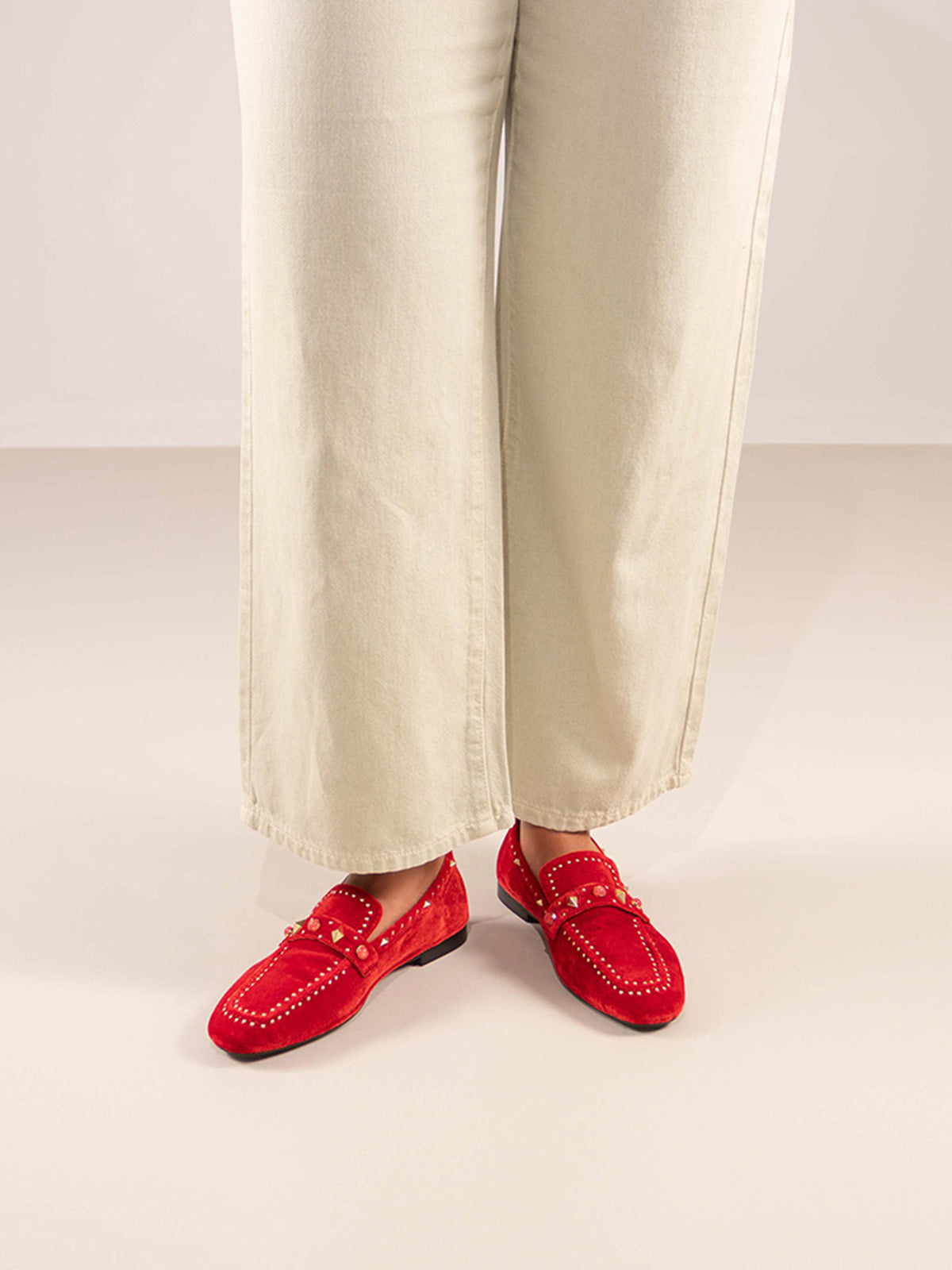 ANNE-105 VELVET RED