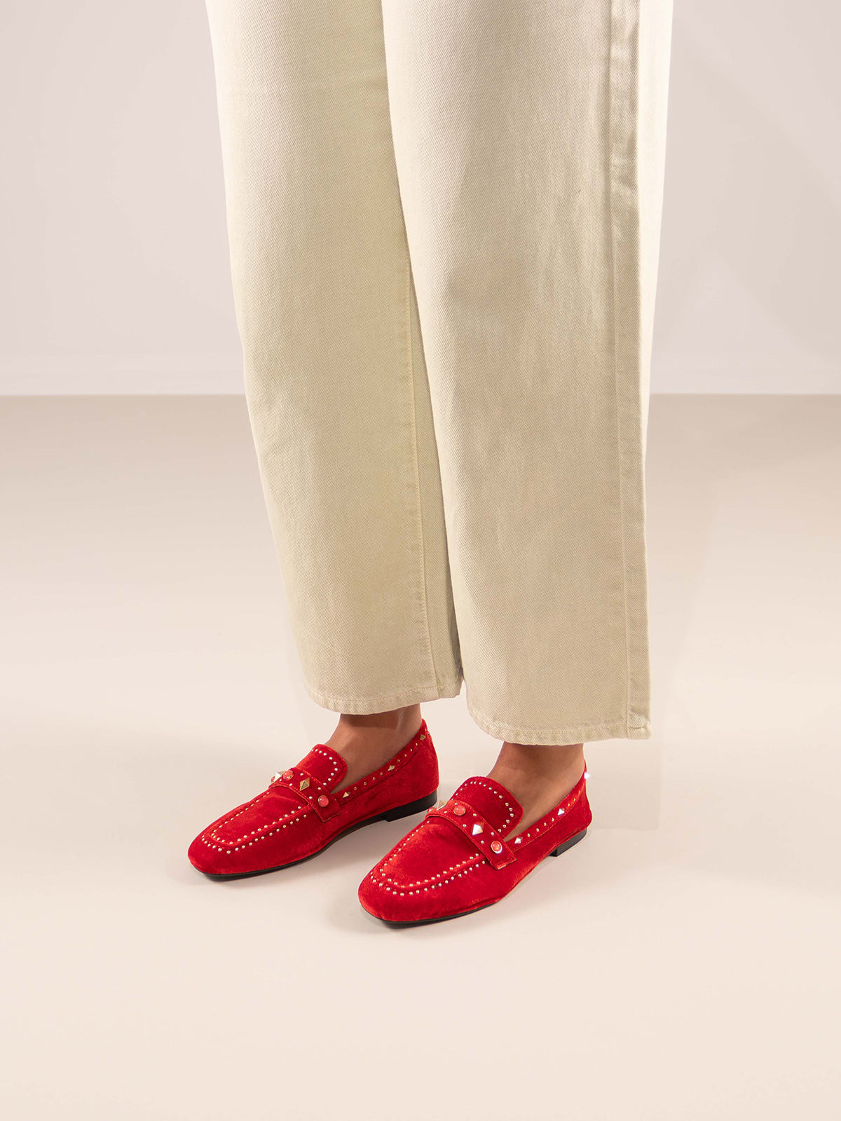 ANNE-105 VELVET RED