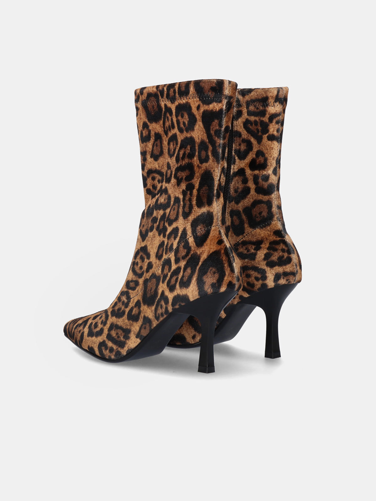 LARA-110 VELVET LEOPARD