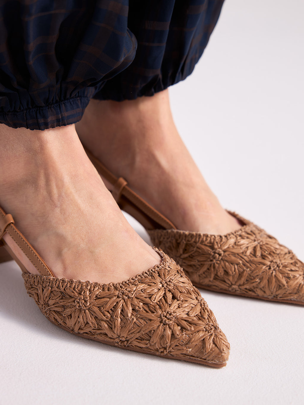 LEA-3630 RAFFIA CAMEL