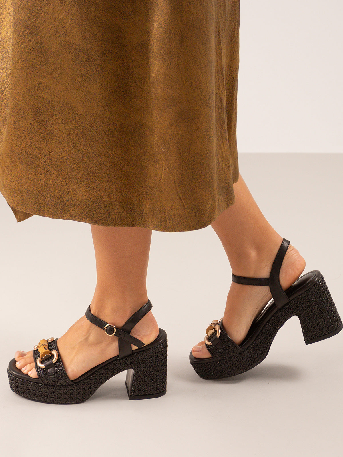 LIA-1652 RAFFIA BLACK