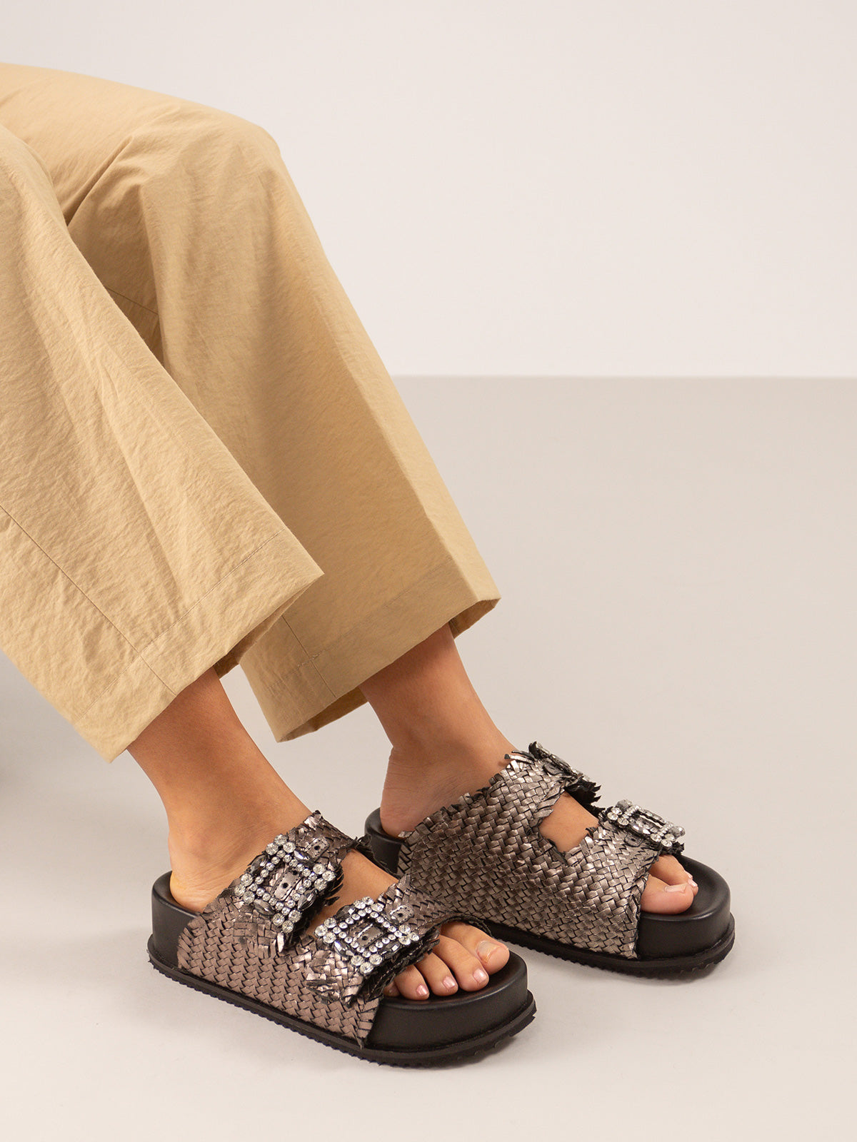 MARY-212 LEATHER PEWTER