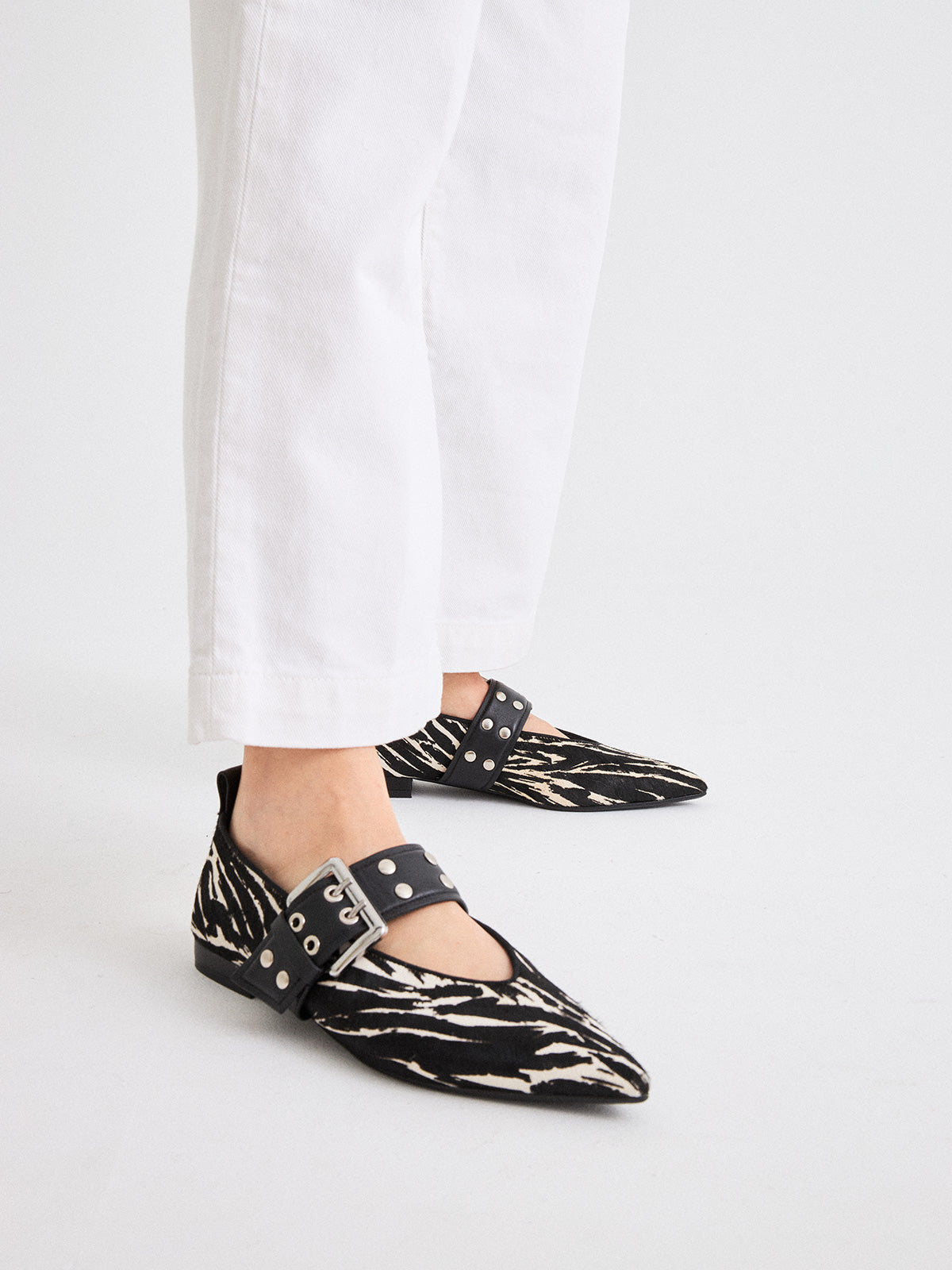 MIA-2527 LEATHER ZEBRA