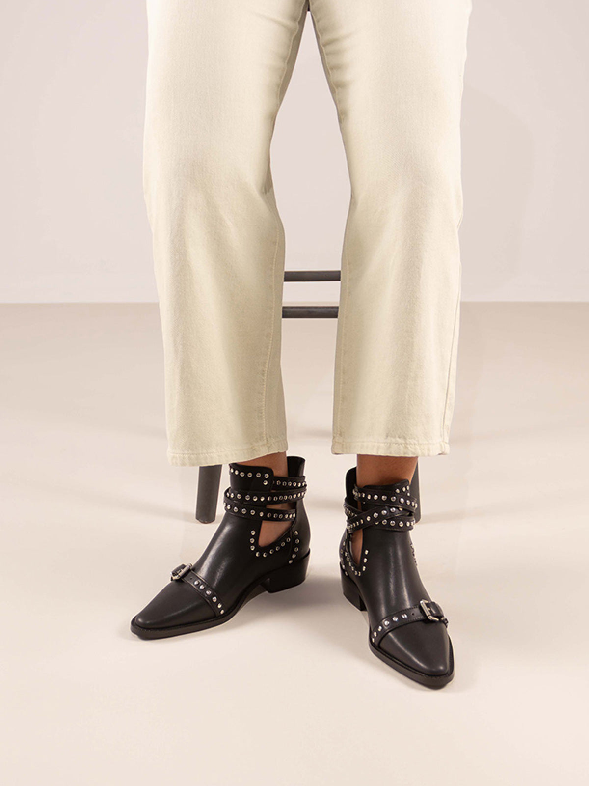 MILAN-016 LEATHER BLACK