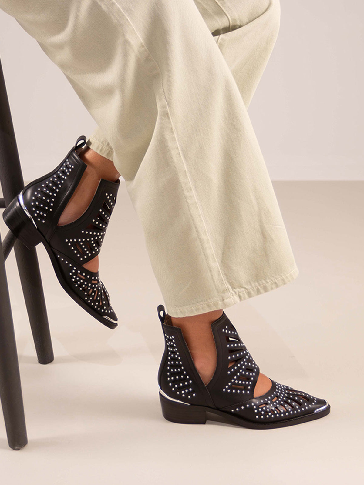 MILAN-017 LEATHER BLACK