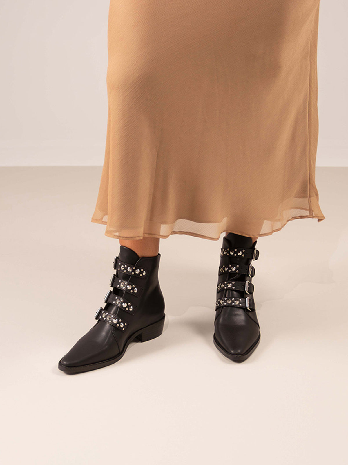 MILAN-021 LEATHER BLACK