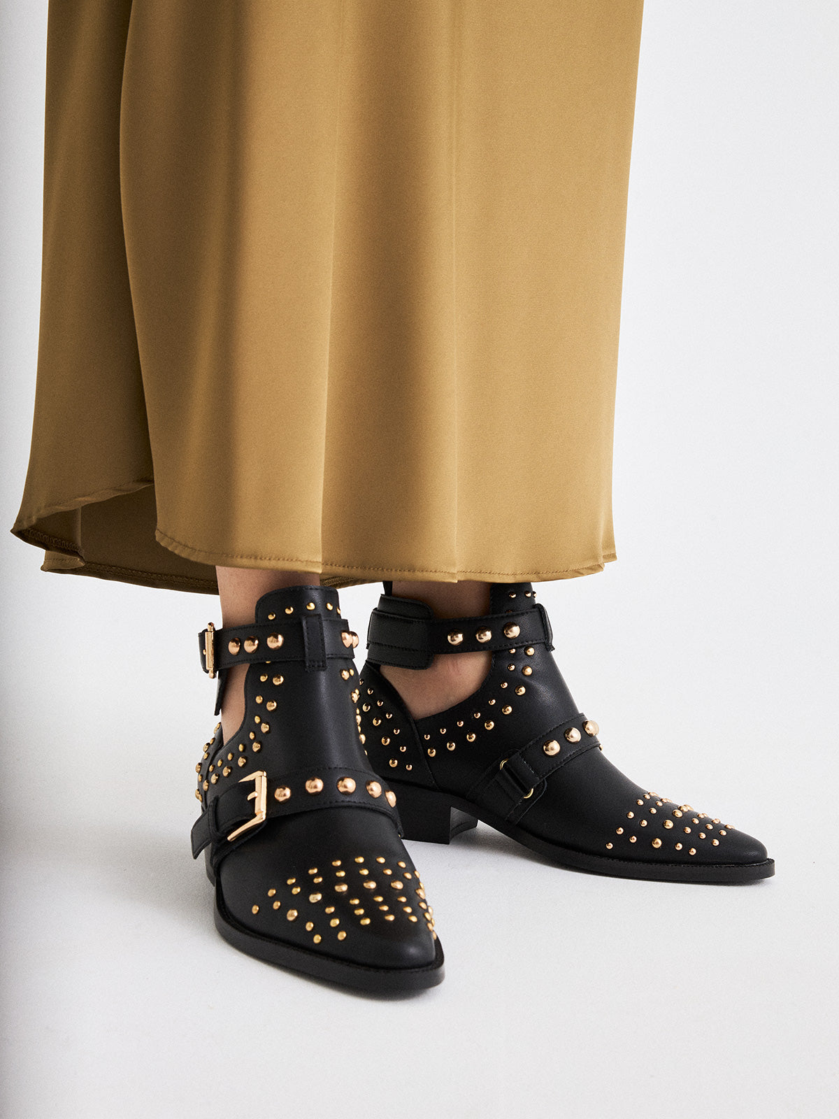 MILAN-047 LEATHER BLACK-GOLD