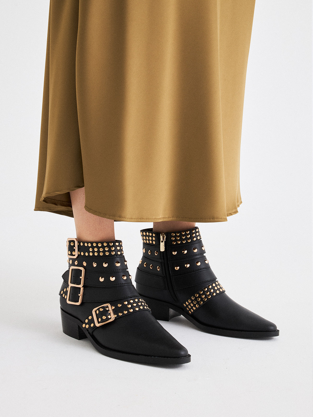 MILAN-059 LEATHER BLACK-GOLD