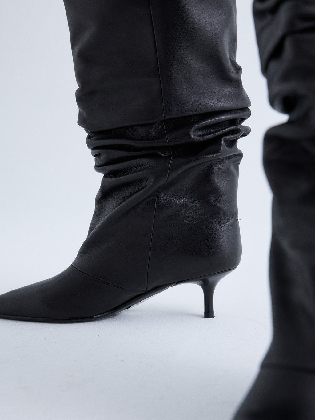 RITA-364 LEATHER BLACK