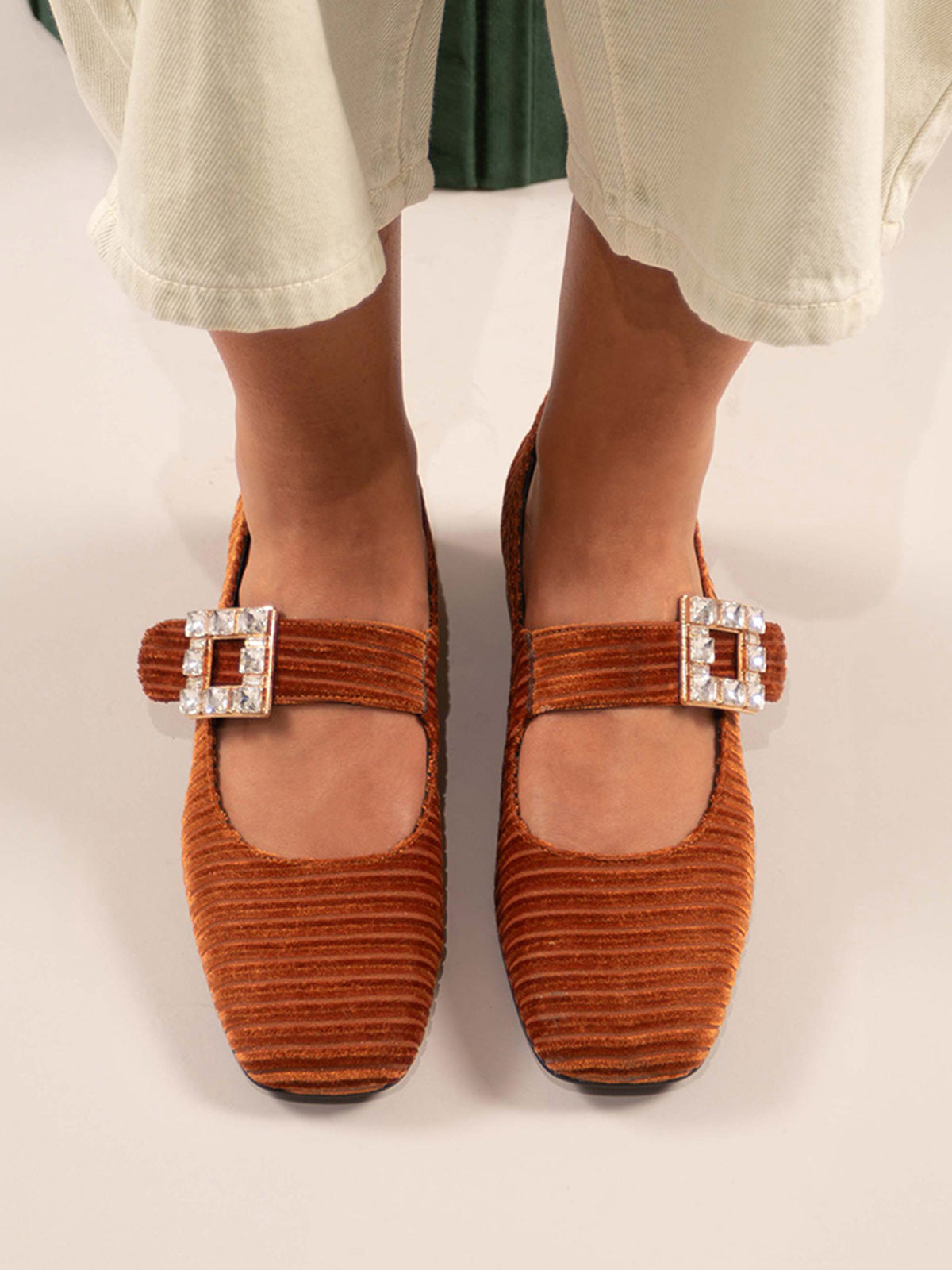 SOFIA-100 VELVET BROWN