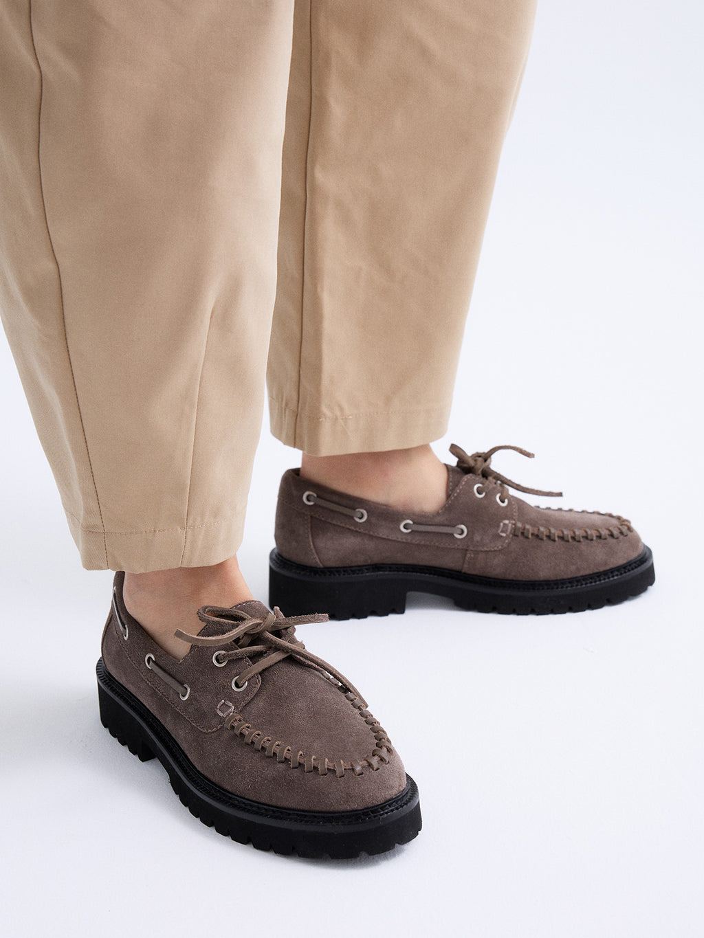 VELA-11 SUEDE TAUPE