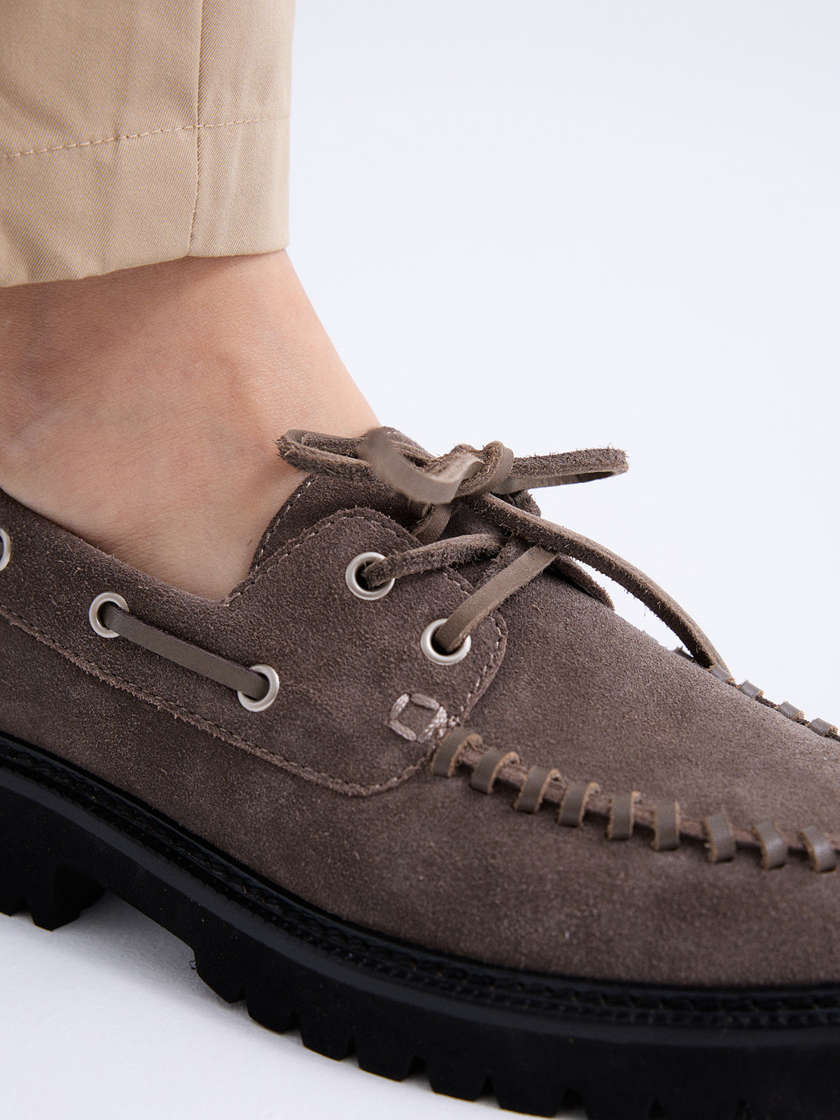 VELA-11 SUEDE TAUPE