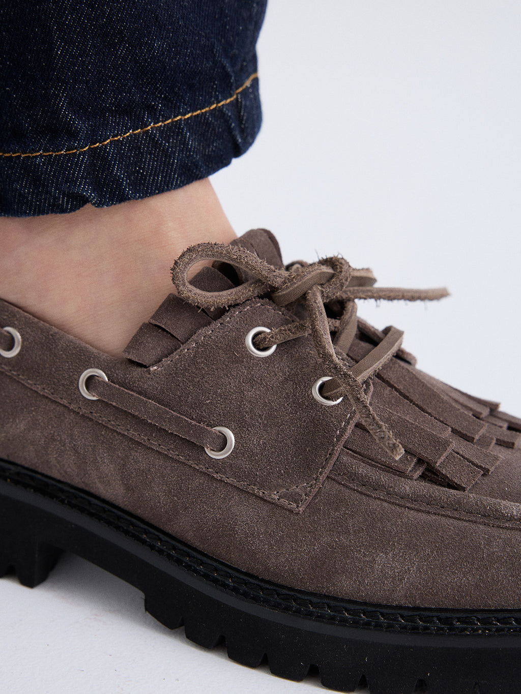 VELA-12 SUEDE TAUPE